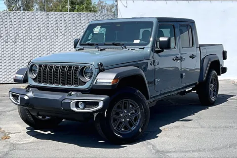 Photos of 2026 Jeep Gladiator Sport S for sale in Redlands, CA at Redlands CDJR