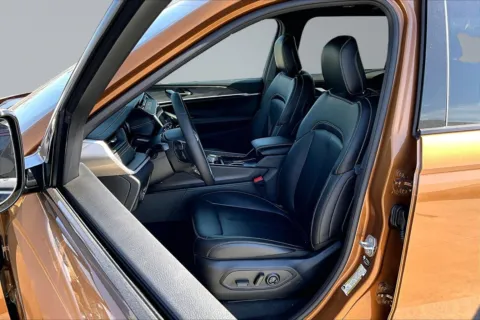 Another view of 2026 Jeep Grand Cherokee L Limited for sale in Redlands, CA at Redlands CDJR