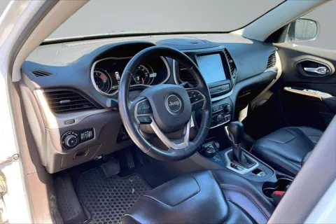 More photos of 2016 Jeep Cherokee Trailhawk at Redlands CDJR, CA