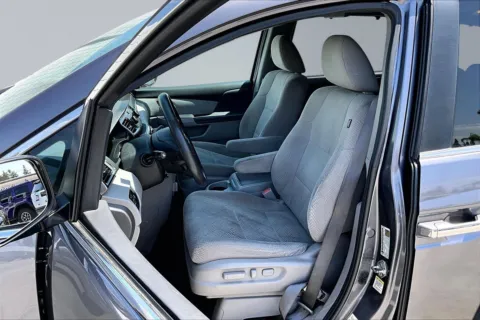 Another view of 2016 Honda Odyssey SE for sale in Redlands, CA at Redlands CDJR