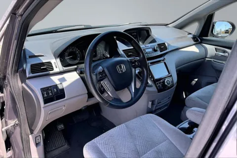 More photos of 2016 Honda Odyssey SE at Redlands CDJR, CA