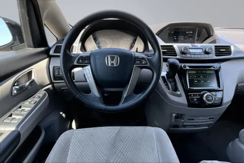 More photos of 2016 Honda Odyssey SE at Redlands CDJR, CA