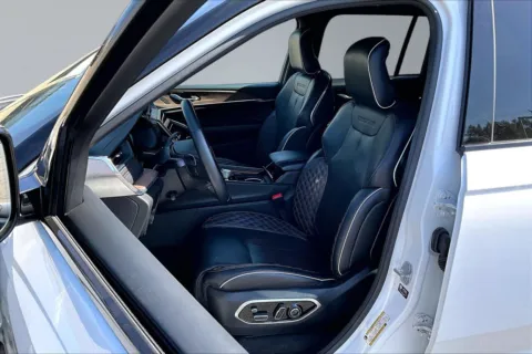 Another view of 2025 Jeep Grand Cherokee Summit for sale in Redlands, CA at Redlands CDJR