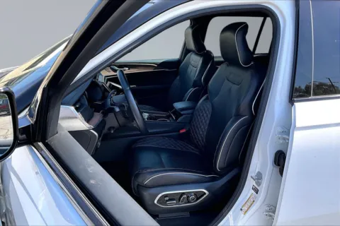 Another view of 2025 Jeep Grand Cherokee Summit for sale in Redlands, CA at Redlands CDJR
