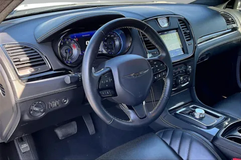 More photos of 2023 Chrysler 300 C at Redlands CDJR, CA