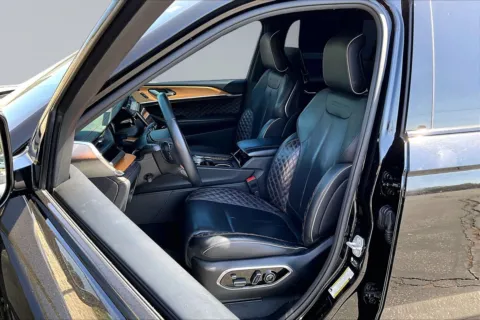 Another view of 2023 Jeep Grand Cherokee L Summit for sale in Redlands, CA at Redlands CDJR