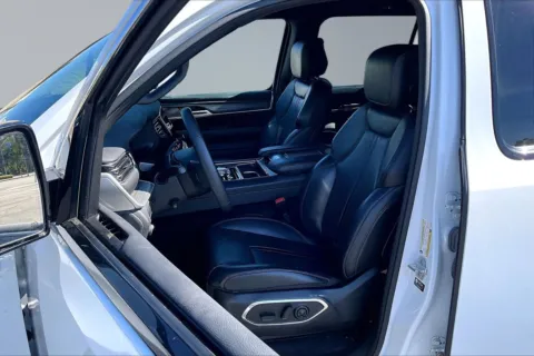 Another view of 2024 Jeep Wagoneer L Series III for sale in Redlands, CA at Redlands CDJR
