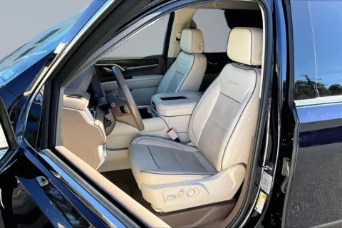 Another view of 2022 GMC Yukon XL Denali for sale in Redlands, CA at Redlands CDJR