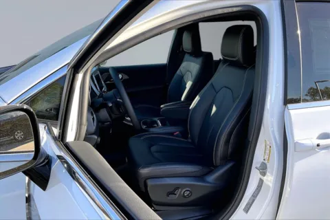 Another view of 2027 Chrysler Pacifica Select for sale in Redlands, CA at Redlands CDJR