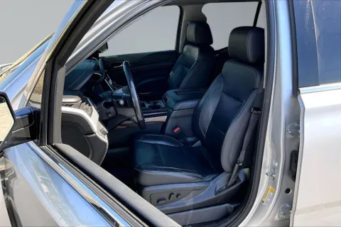 Another view of 2018 GMC Yukon SLT for sale in Redlands, CA at Redlands CDJR