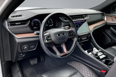 More photos of 2025 Jeep Grand Cherokee Summit at Redlands CDJR, CA