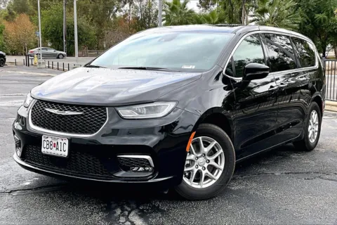 Photos of 2026 Chrysler Pacifica Select for sale in Redlands, CA at Redlands CDJR