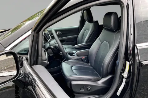 Another view of 2026 Chrysler Pacifica Select for sale in Redlands, CA at Redlands CDJR