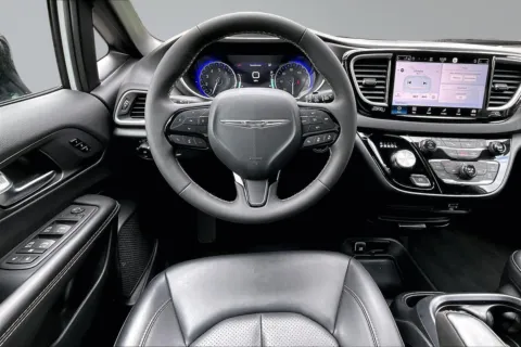 More photos of 2026 Chrysler Pacifica Select at Redlands CDJR, CA
