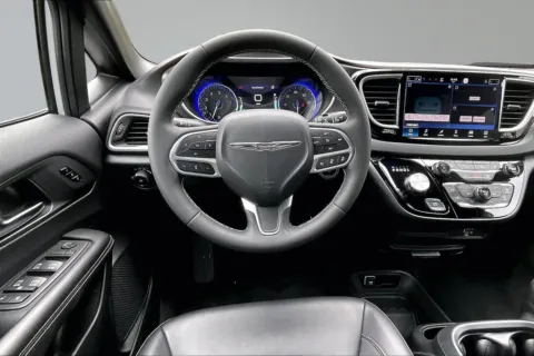 More photos of 2026 Chrysler Pacifica Select at Redlands CDJR, CA