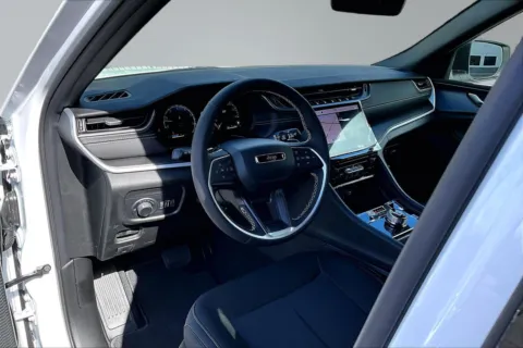 More photos of 2027 Jeep Grand Cherokee Laredo at Redlands CDJR, CA