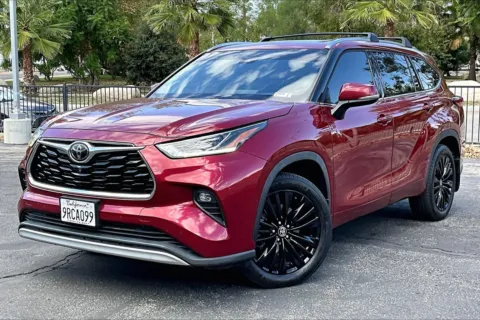 Photos of 2020 Toyota Highlander Platinum for sale in Redlands, CA at Redlands CDJR