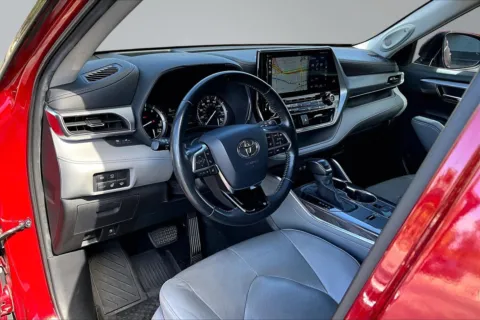 More photos of 2020 Toyota Highlander Platinum at Redlands CDJR, CA