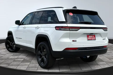 Another view of 2025 Jeep Grand Cherokee Limited for sale in Redlands, CA at Redlands CDJR