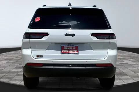 More photos of 2025 Jeep Grand Cherokee L Altitude at Redlands CDJR, CA