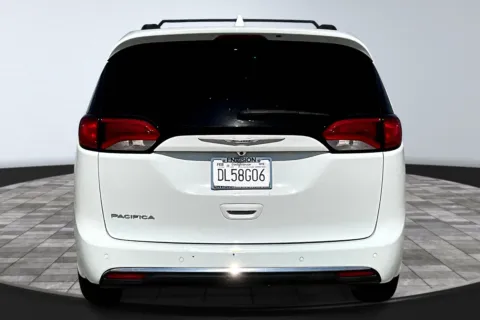 More photos of 2019 Chrysler Pacifica Touring L at Redlands CDJR, CA