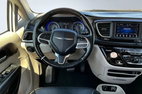 More photos of 2019 Chrysler Pacifica Touring L at Redlands CDJR, CA