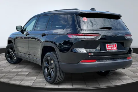 Another view of 2025 Jeep Grand Cherokee L Altitude for sale in Redlands, CA at Redlands CDJR