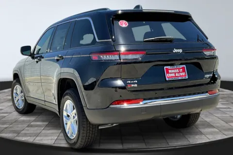 Another view of 2025 Jeep Grand Cherokee Laredo for sale in Redlands, CA at Redlands CDJR