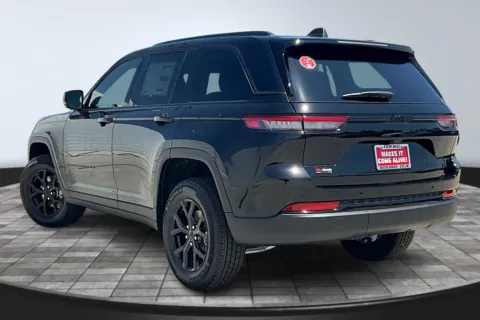 Another view of 2025 Jeep Grand Cherokee Altitude for sale in Redlands, CA at Redlands CDJR