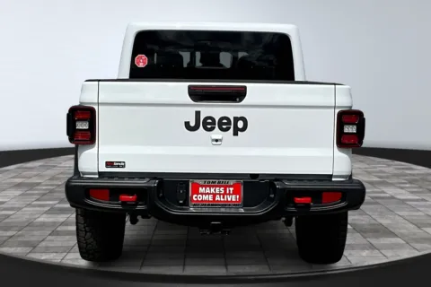 More photos of 2025 Jeep Gladiator Rubicon at Redlands CDJR, CA