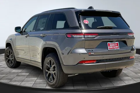 Another view of 2025 Jeep Grand Cherokee Altitude for sale in Redlands, CA at Redlands CDJR