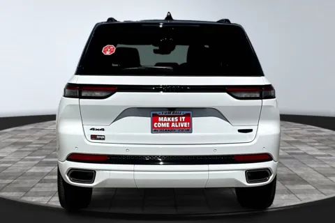 More photos of 2025 Jeep Grand Cherokee Summit at Redlands CDJR, CA