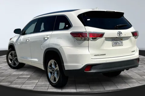 Photos of 2015 Toyota Highlander Limited Platinum V6 for sale in Redlands, CA at Redlands CDJR