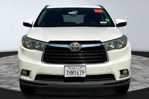 Another view of 2015 Toyota Highlander Limited Platinum V6 for sale in Redlands, CA at Redlands CDJR