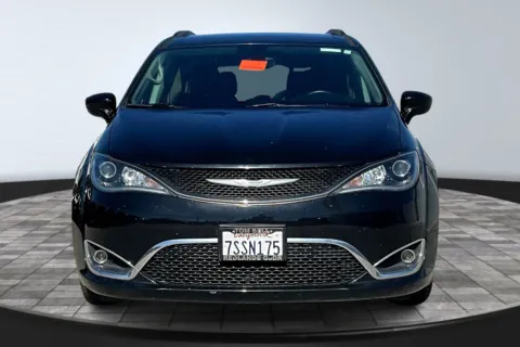 Another view of 2017 Chrysler Pacifica Touring L for sale in Redlands, CA at Redlands CDJR
