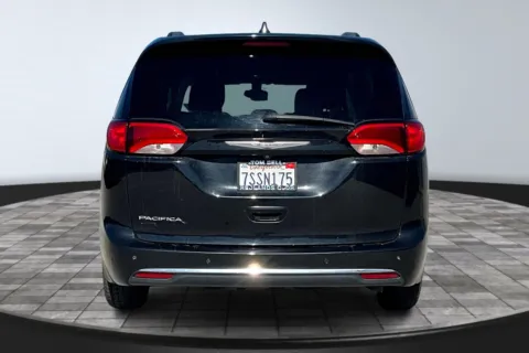 More photos of 2017 Chrysler Pacifica Touring L at Redlands CDJR, CA
