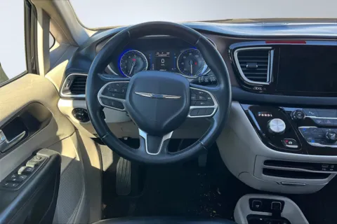 More photos of 2017 Chrysler Pacifica Touring L at Redlands CDJR, CA