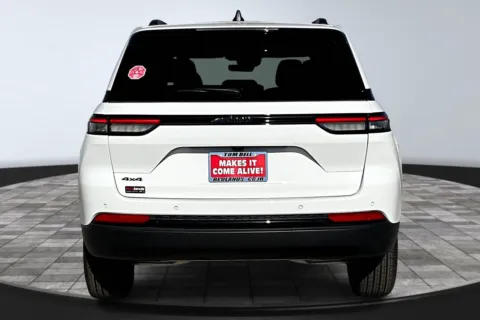 More photos of 2025 Jeep Grand Cherokee Altitude at Redlands CDJR, CA