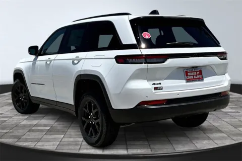 Another view of 2025 Jeep Grand Cherokee Altitude for sale in Redlands, CA at Redlands CDJR