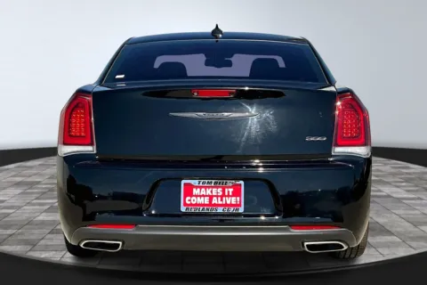 More photos of 2022 Chrysler 300 Touring at Redlands CDJR, CA