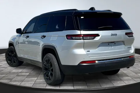 Photos of 2022 Jeep Grand Cherokee L Limited for sale in Redlands, CA at Redlands CDJR