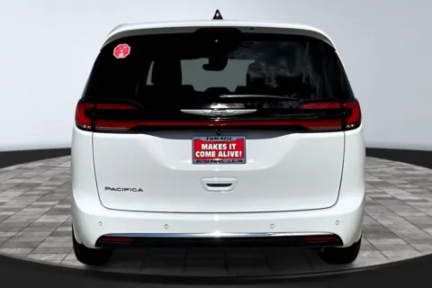 More photos of 2026 Chrysler Pacifica Select at Redlands CDJR, CA