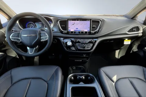 More photos of 2026 Chrysler Pacifica Select at Redlands CDJR, CA