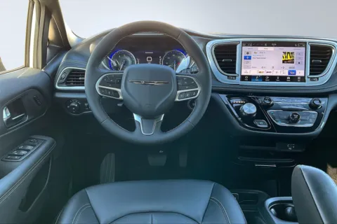 More photos of 2026 Chrysler Pacifica Select at Redlands CDJR, CA