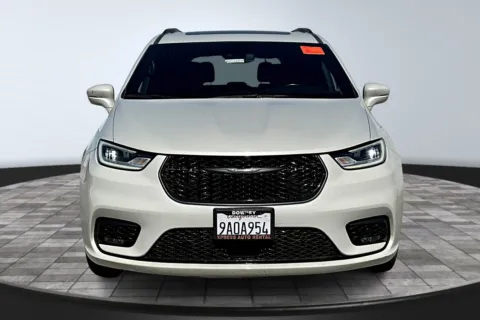 Another view of 2021 Chrysler Pacifica Touring L for sale in Redlands, CA at Redlands CDJR