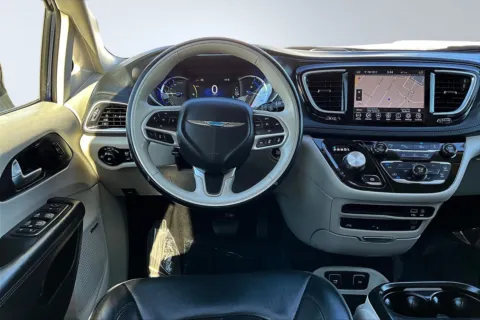 More photos of 2020 Chrysler Pacifica Hybrid Limited at Redlands CDJR, CA