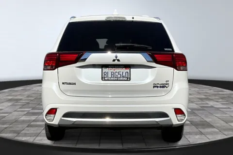 More photos of 2018 Mitsubishi Outlander PHEV SEL at Redlands CDJR, CA