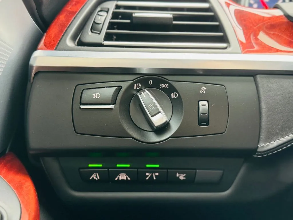 2016 BMW 6 Series 650i - Photo 36