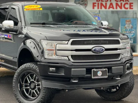 More photos of 2019 Ford F-150 SuperCrew Cab Platinum Pickup 4D 5 1/2 ft at Best Car Finance – Auto Sales & Loans in Frankfort, IL
