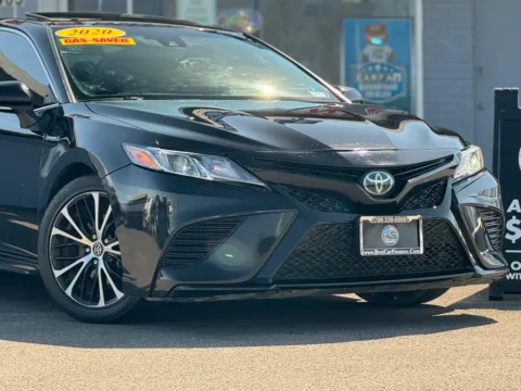 More photos of 2020 Toyota Camry Hybrid SE Sedan 4D at Best Car Finance – Auto Sales & Loans in Frankfort, IL